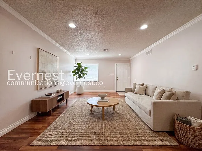 3 bed, 2.0 bath, 1401 sqft, $2,499 — Photo 3