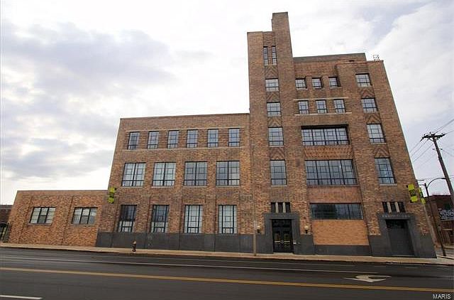 1st image of 1720-1724 Chouteau Ave #202