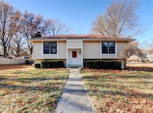 405 E Sunnyside School Rd, Blue Springs, MO 64014