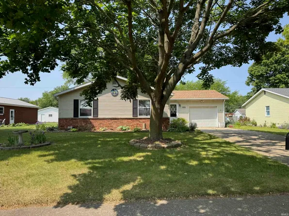 1414 Spear St, Rochester, IN 46975