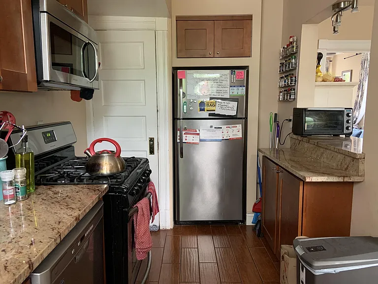 1845 Independence Ave SE — Photo 5