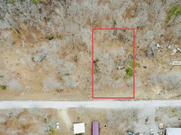 Diane Cir, Crossville, TN 38572