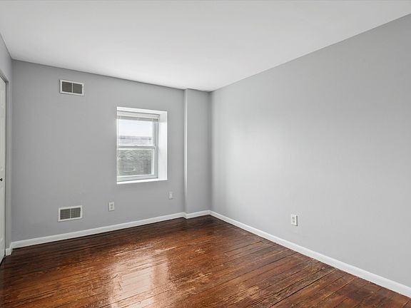 5th image of 1313 W 8th St APT 3