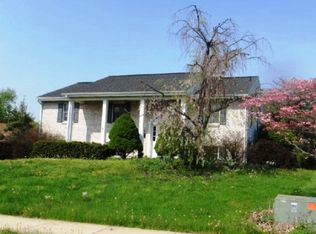 1167 Marie Ave, Ephrata, PA 17522