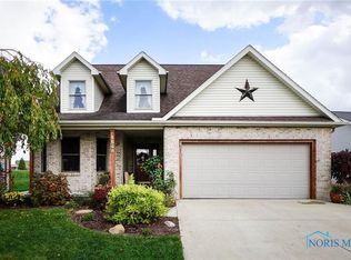 1548 Plum Creek Dr, Findlay, OH 45840