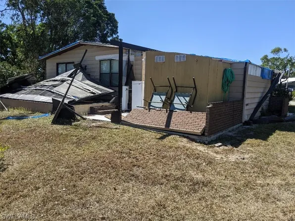 9745 Lake Fairways Blvd, North Fort Myers, FL 33903