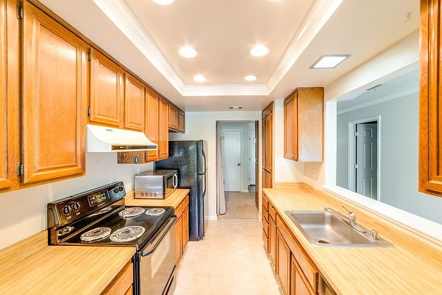 1st image of 212 Farm Ln