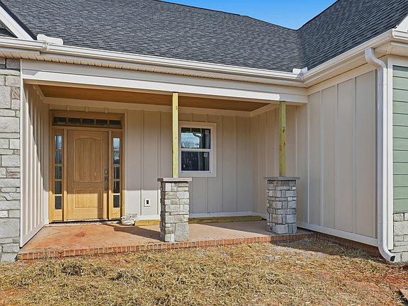 2nd image of 736 Stewart Gin Rd