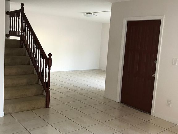 3rd image of 4039 Sandlewood Ln