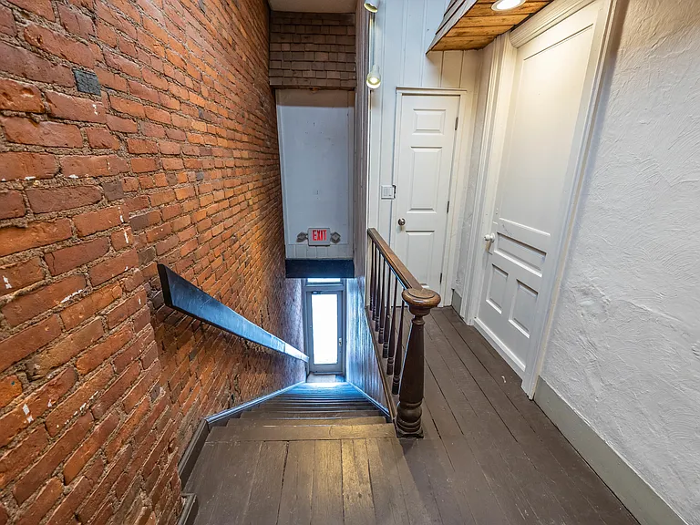 109 S Main St — Photo 3
