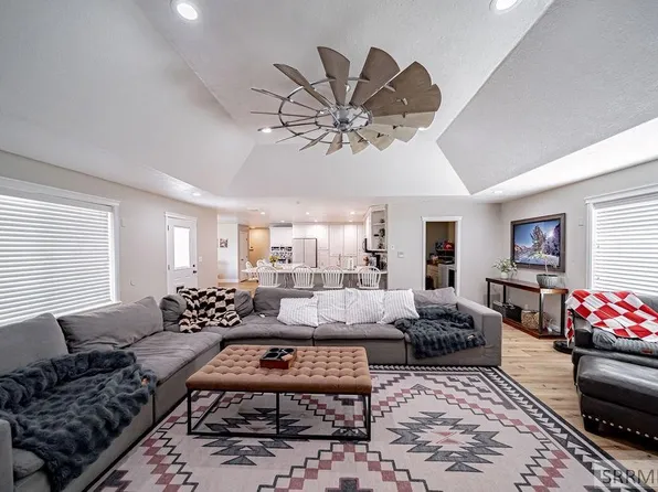 5608 Veil Dr, Idaho Falls, ID 83406