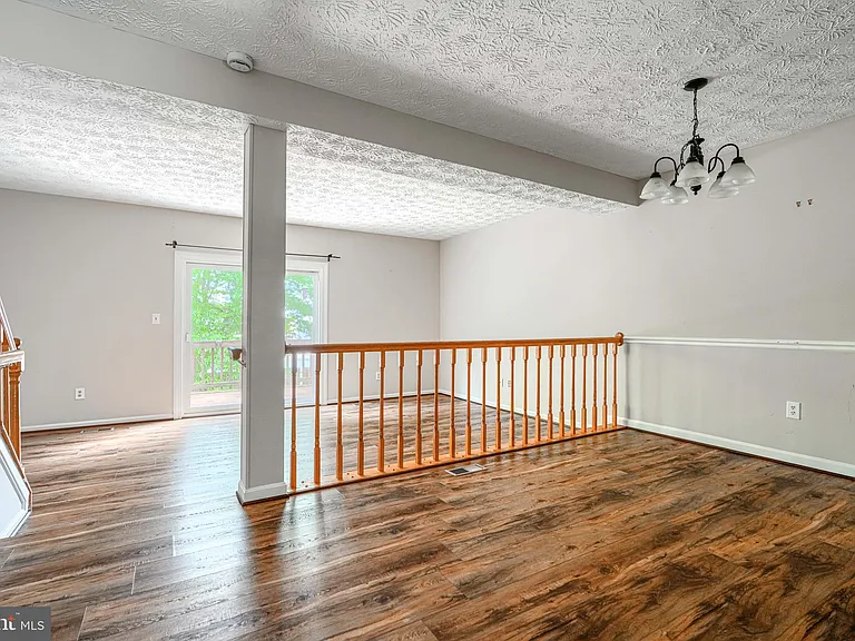 43 Oak Crest Ct — Photo 8