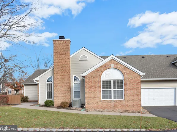 88 Woolsey Ct, Pennington, NJ 08534