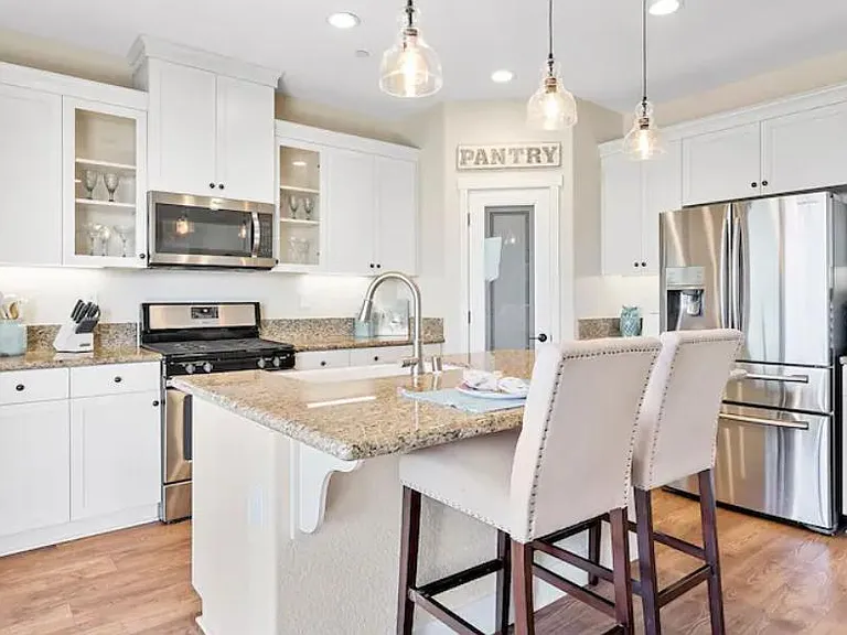 17905 Eastman Ct — Photo 25
