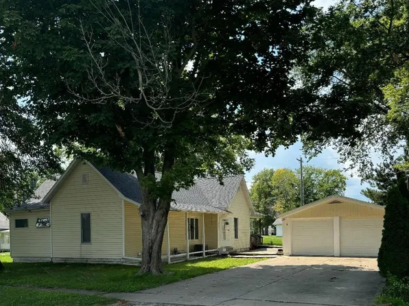 400 N Grant St, Edinburg, IL 62531