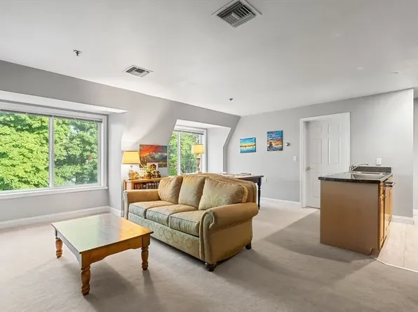 332 Jamaicaway, Jamaica Plain, MA