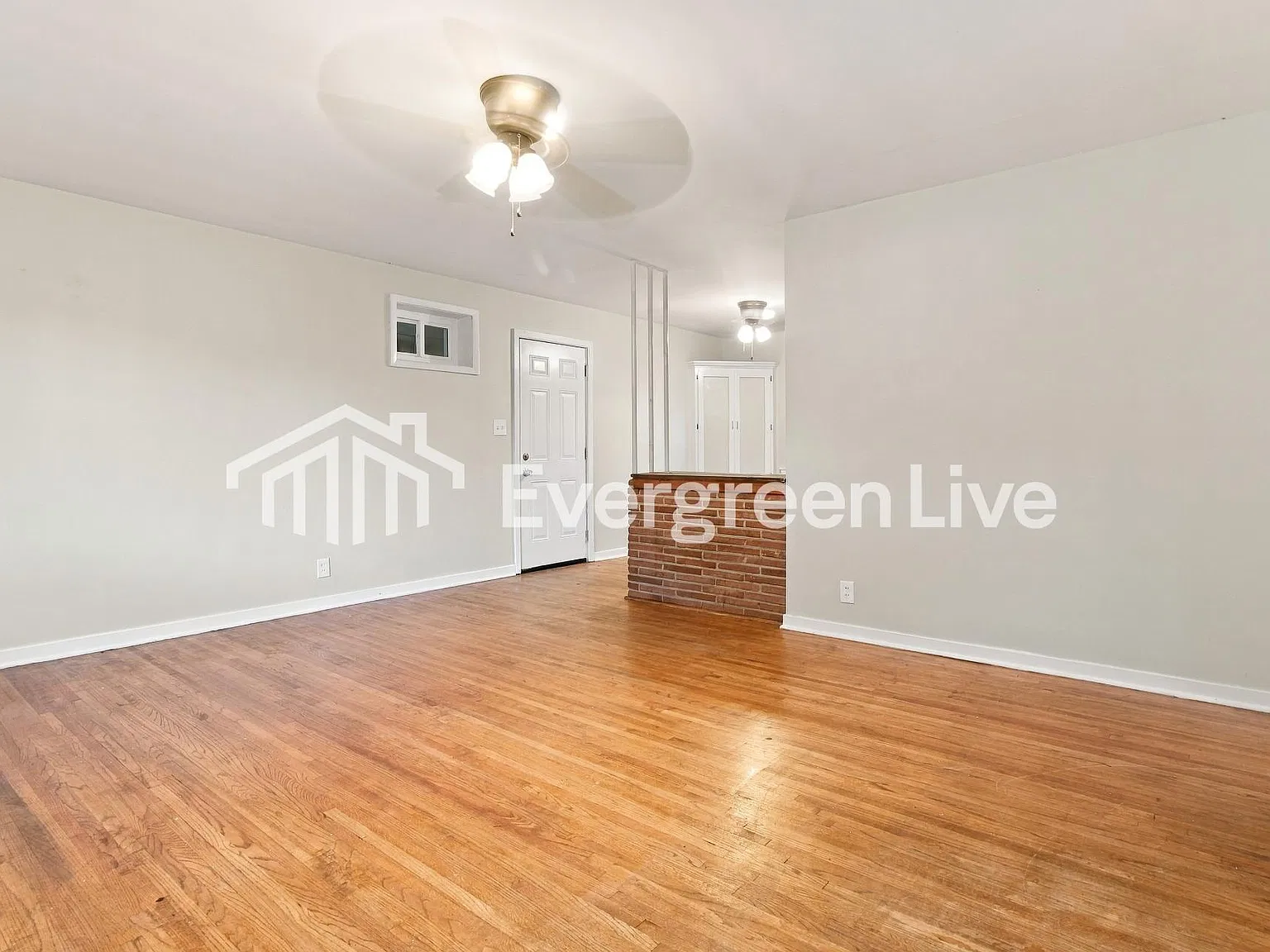 3 bed, 2.0 bath, 1269 sqft, $1,095 — Photo 3