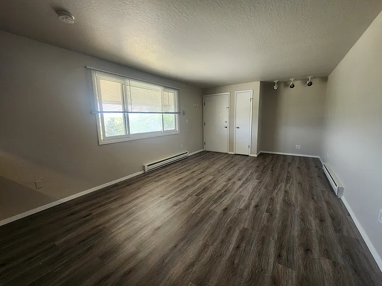 1005 Foys Lake Rd — Photo 5