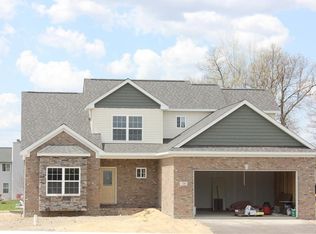 220 Persimmon Ct, Oxford, MI