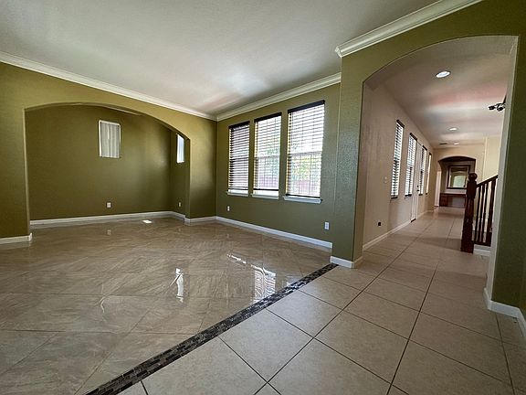 4th image of 422 W Piedmont Dr