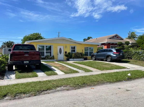 946 Green Street, West Palm Beach, FL 33405