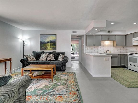 4th image of 1455 Sunflower Cir S
