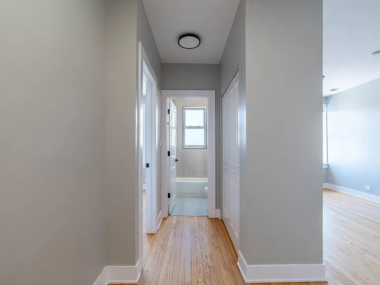6239 N Western Ave #202 — Photo 13