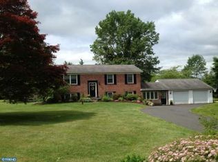 3207 Hillegass Rd, Pennsburg, PA 18073