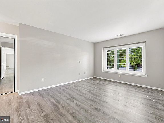 4th image of 905 Pritchard Pl