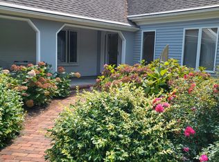 4 Waterside Dr, Centerville, MA 02632