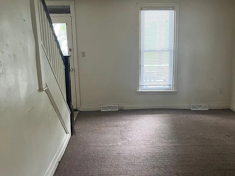 343 E Orange St — Photo 12