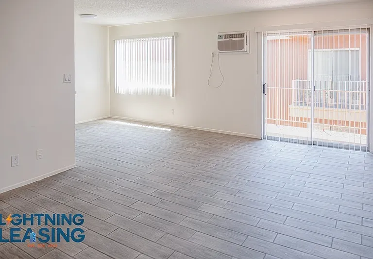 915 N Wilton Pl #309 — Photo 4