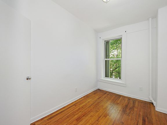 4th image of 453 W 47th St #4N