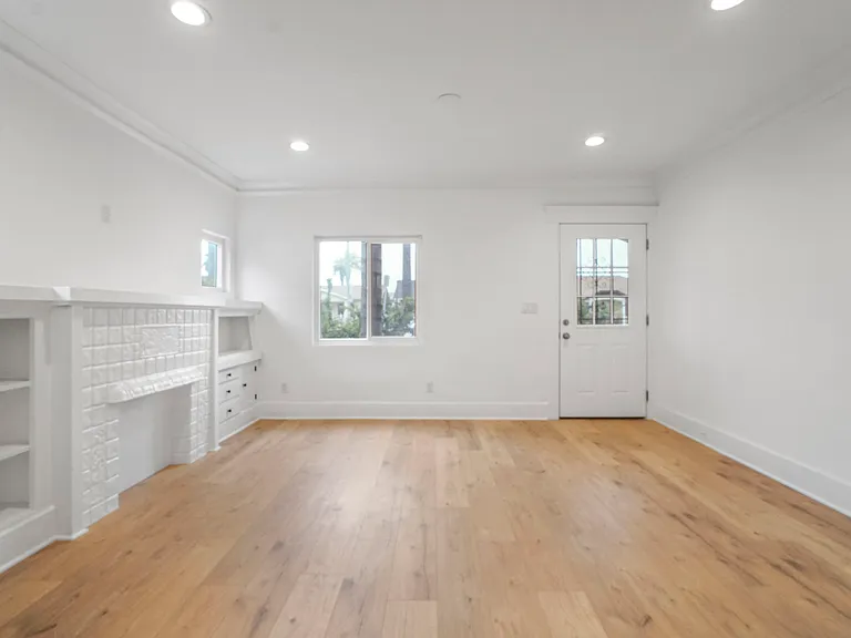 2736 S Sycamore Ave — Photo 8