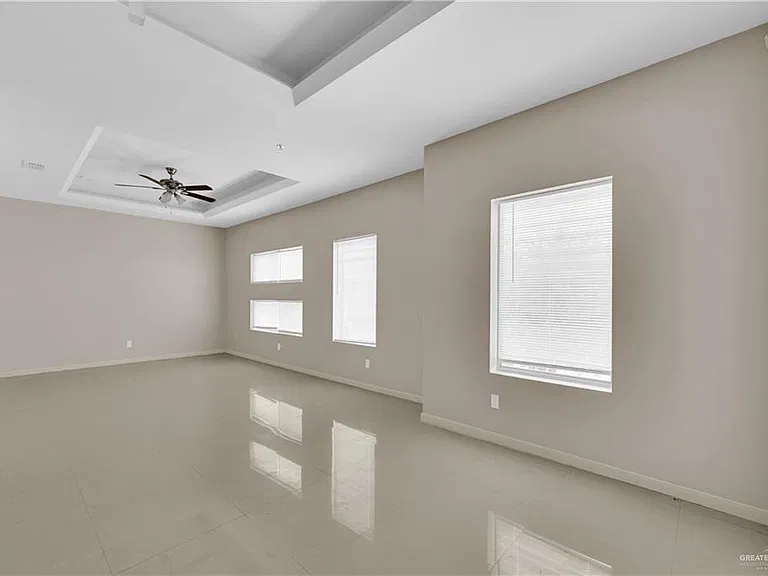 3005 S K Center St #3 — Photo 2