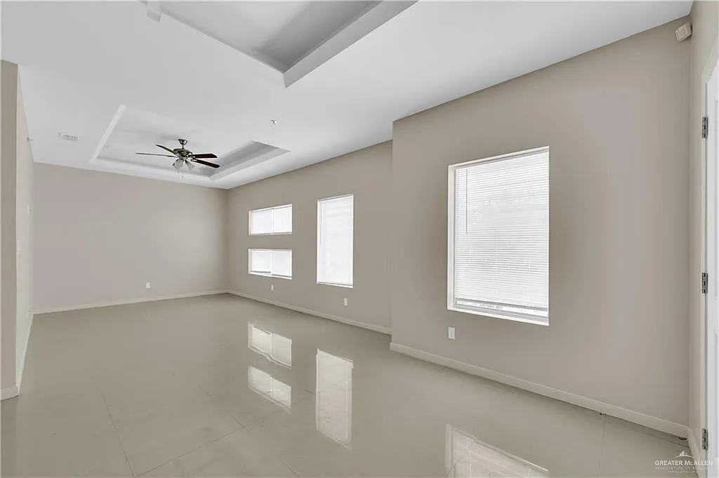 Building Photo - 3005 S K Center St #4