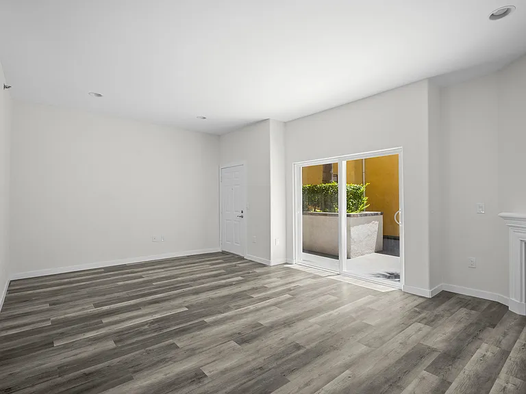 5521 Kester Ave #23 — Photo 7