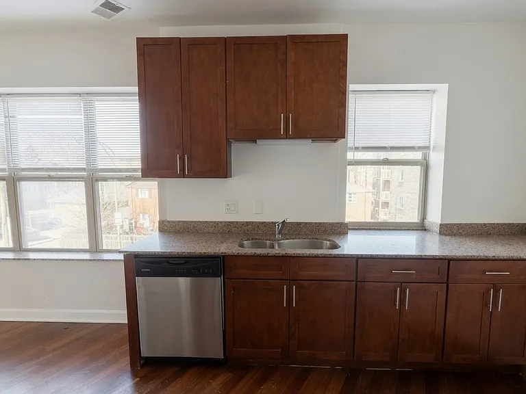 2048 W Touhy Ave #1 — Photo 2