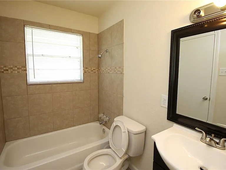 902 Lindo Dr — Photo 18