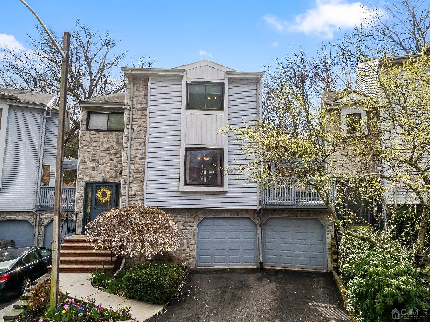 15 Firethorn Ct photo 1
