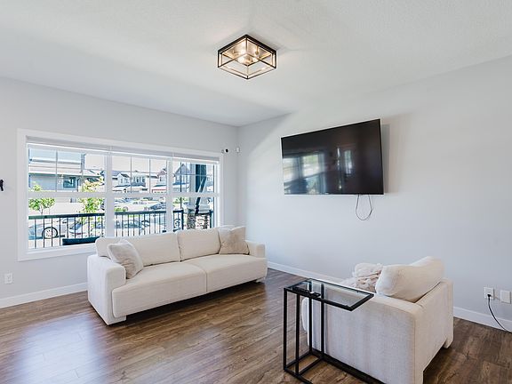 4th image of 1665 Plum Cir SW