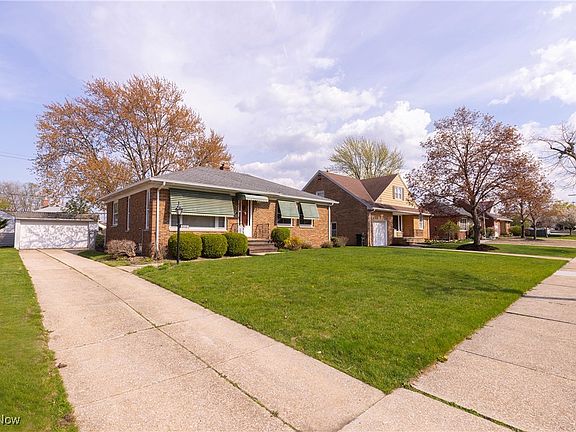 3rd image of 2839 Forestview Ave