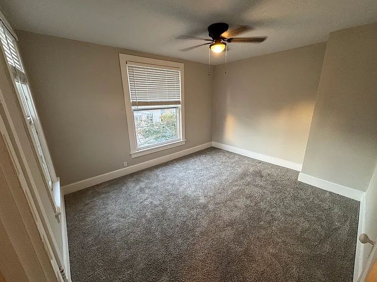 207 Chandler Ave — Photo 16
