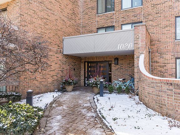 3rd image of 1020 N Harlem Ave APT 3C