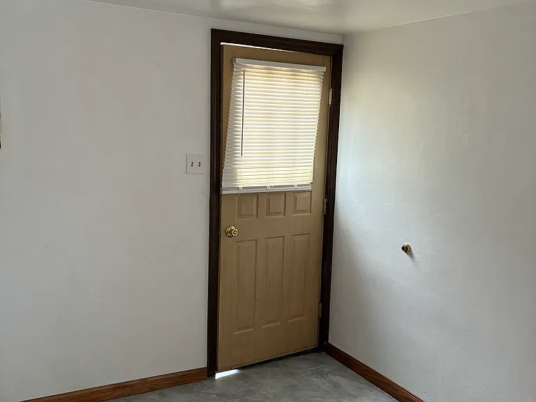 770 W Chestnut St #2 — Photo 4