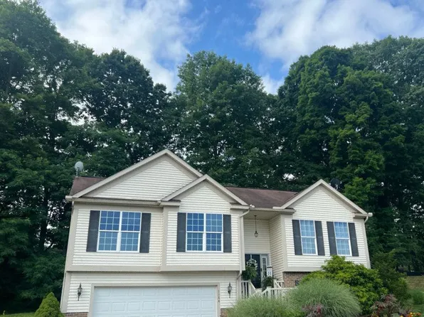 1154 Eaton Dr, Akron, OH 44312