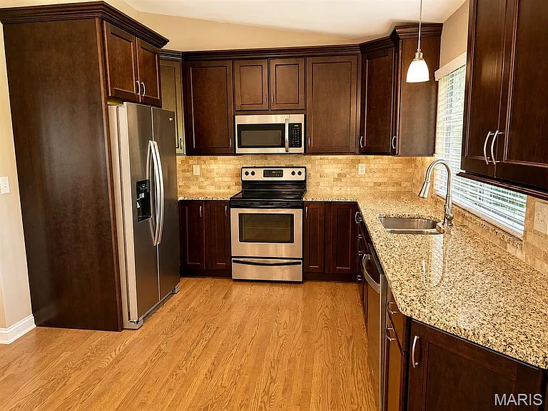 15362 Clayton Rd — Photo 4