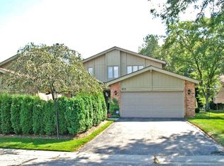 2145 Colony Club Ct, West Bloomfield, MI