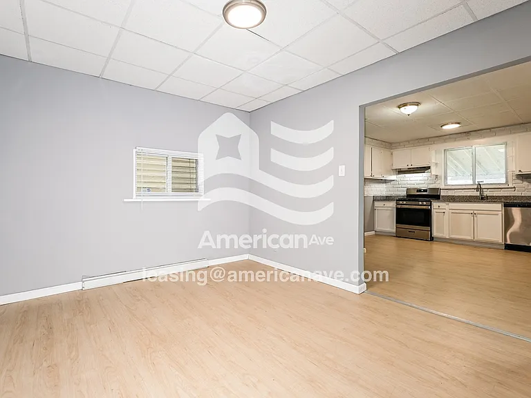 978204_004_dining_room_13725351.jpg