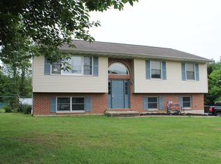 677 Meetinghouse Rd, Upper Chichester, PA 19061